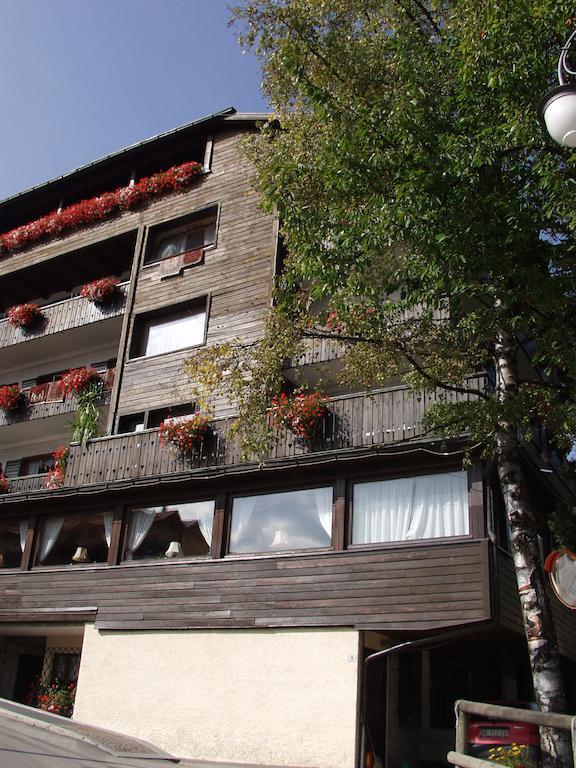 Hotel Garni St. Hubertus Madonna Buitenkant foto