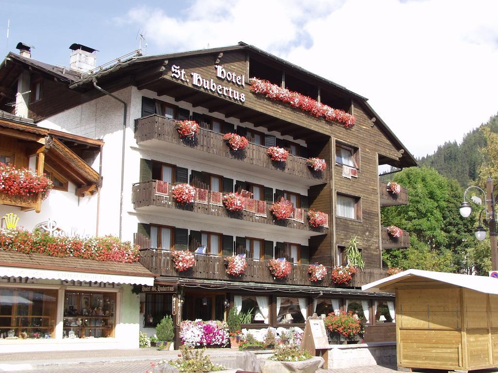 Hotel Garni St. Hubertus Madonna Buitenkant foto