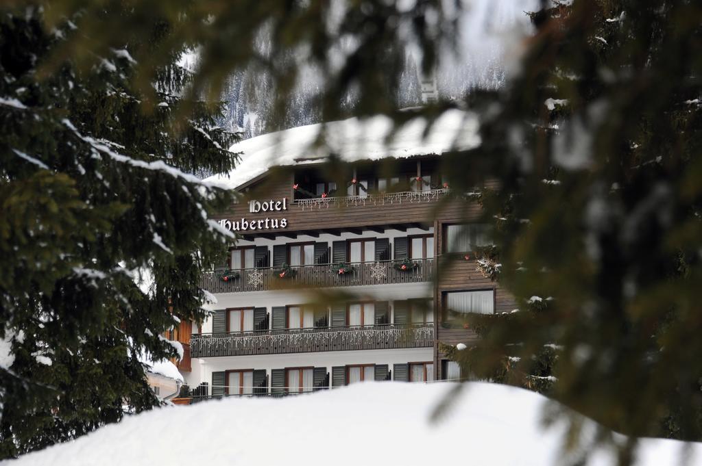 Hotel Garni St. Hubertus Madonna Buitenkant foto