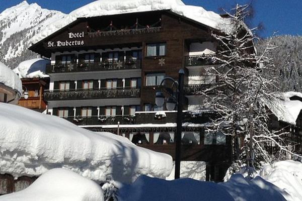 Hotel Garni St. Hubertus Madonna Buitenkant foto